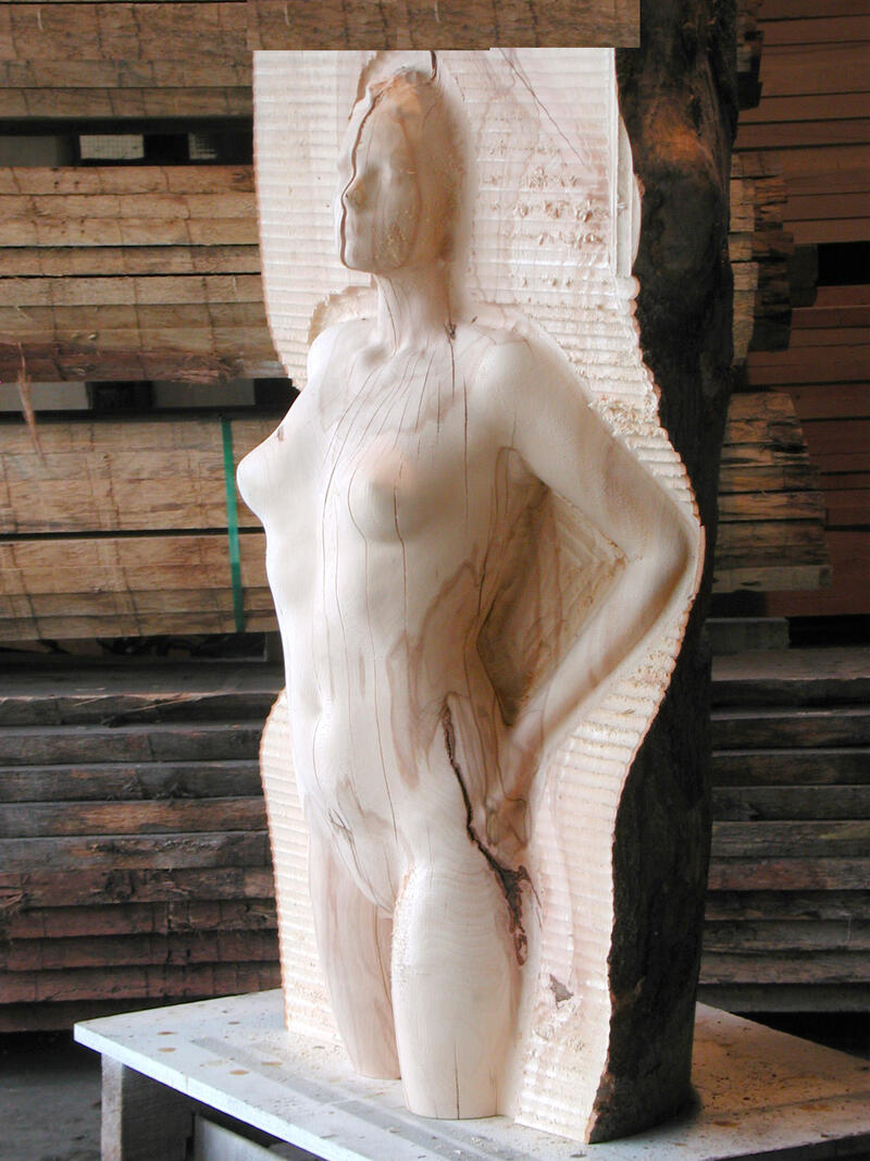 Torso aus Holz – vom 3D-Scan zur Skulptur – Traumobjekte
