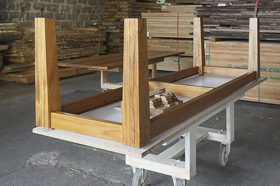Making of Terrassentisch aus Burmateak – Traumobjekte