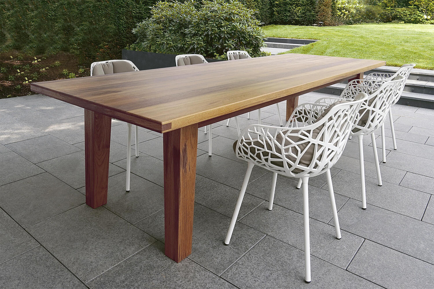 Making of Terrassentisch aus Burmateak – Traumobjekte