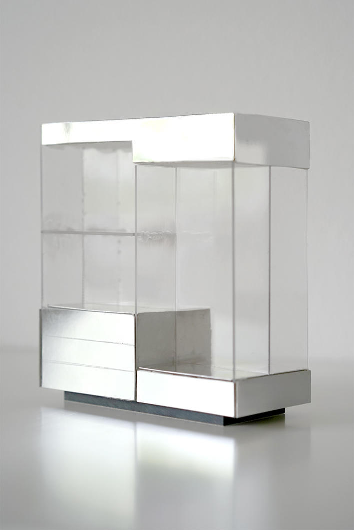 Garderobe aus teilverspiegeltem Glas – Traumobjekte
