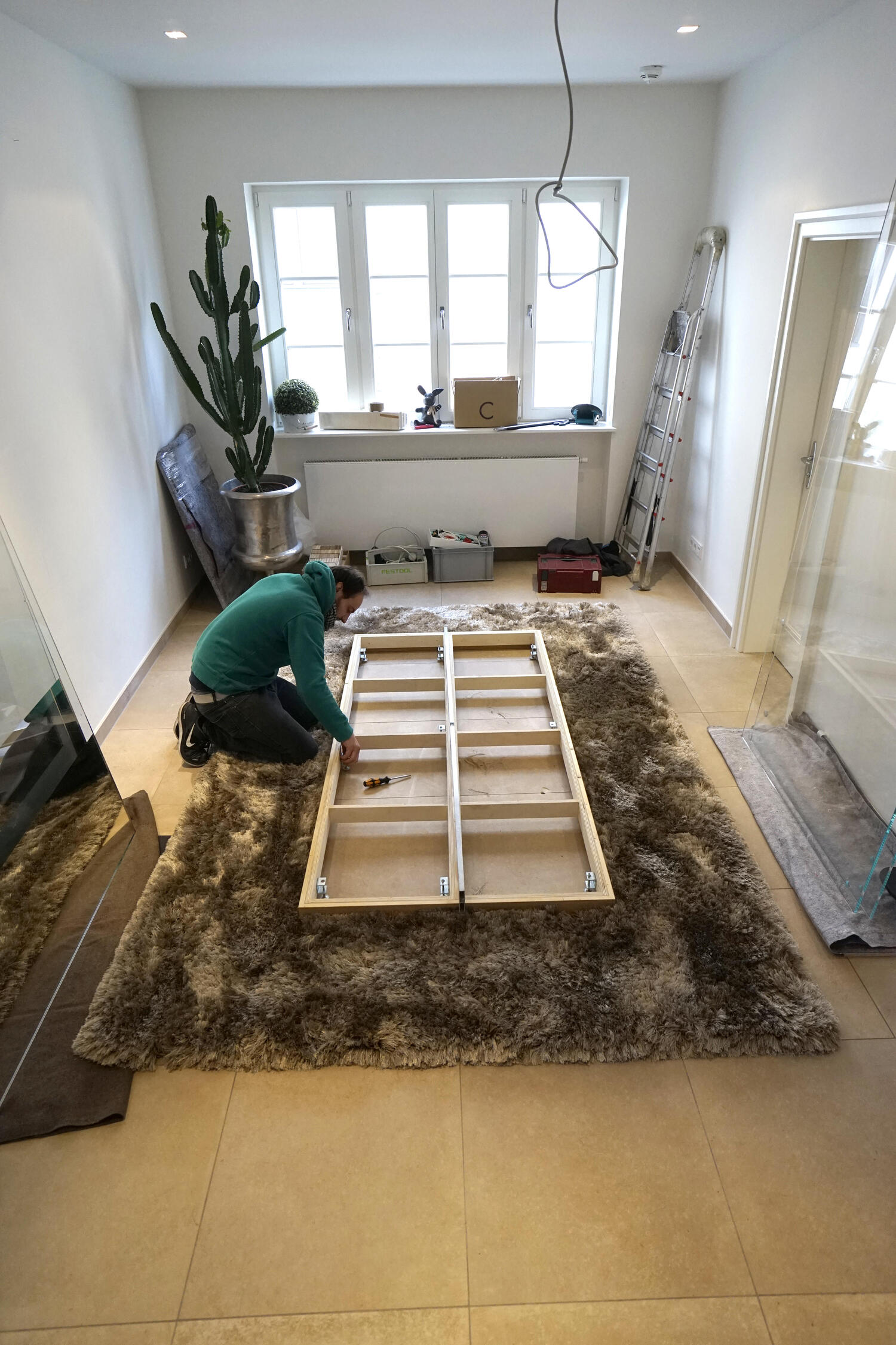 Garderobe aus teilverspiegeltem Glas – Traumobjekte