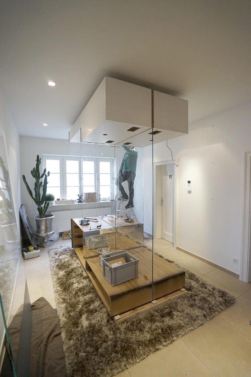 Garderobe aus teilverspiegeltem Glas – Traumobjekte