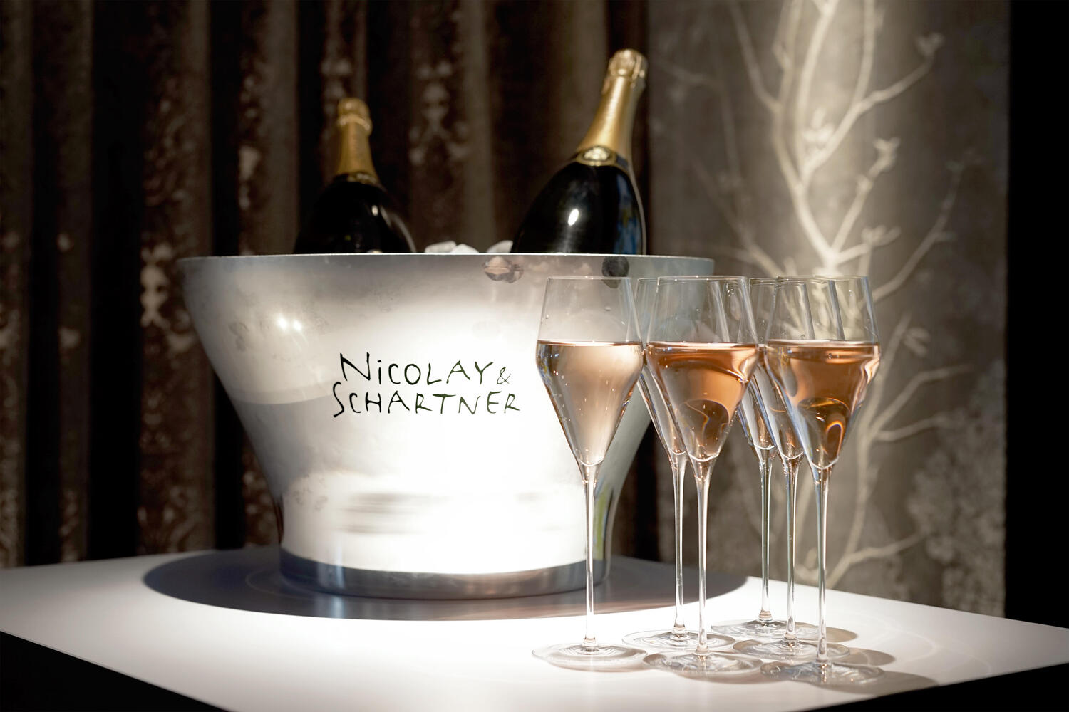 VIP-Lounge einer Stuttgarter Weinhandlung – Traumobjekte